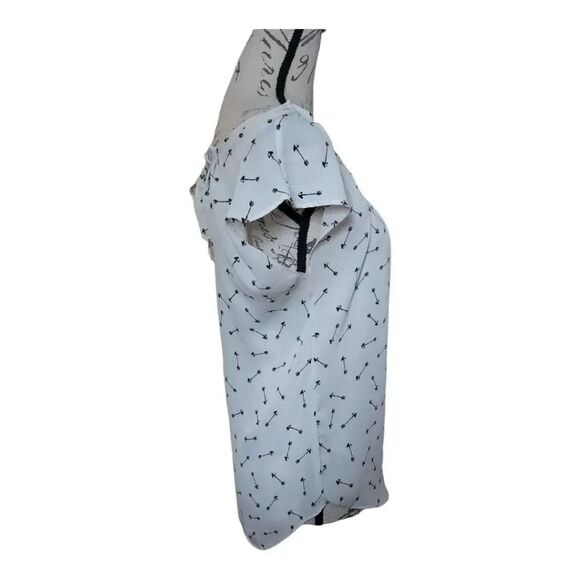 LC Lauren Conrad Ladies Size Small Black and White Arrow Print Blouse - Picture 2 of 7